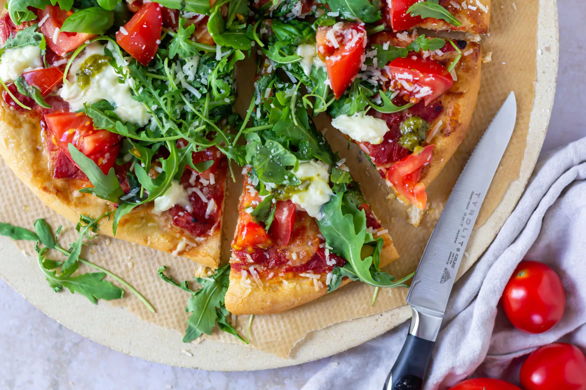 Caprese Pizza with Arugula Recipe - Fresh & Aromatic | Tyrolit Life