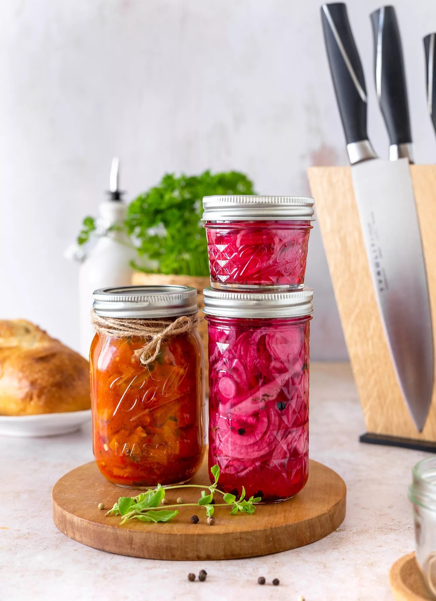 Pink Onions & Pepper-Pepperoni Chutney Recipe | Tyrolit Life