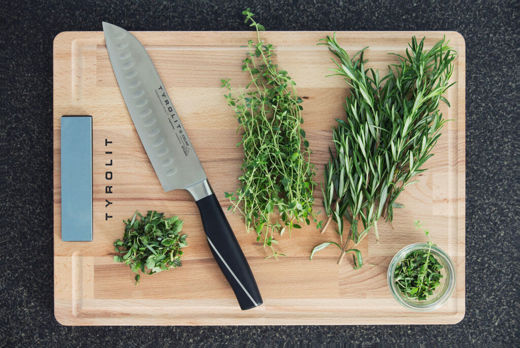 Cutting board with integrated sharpening stone - Tyrolit