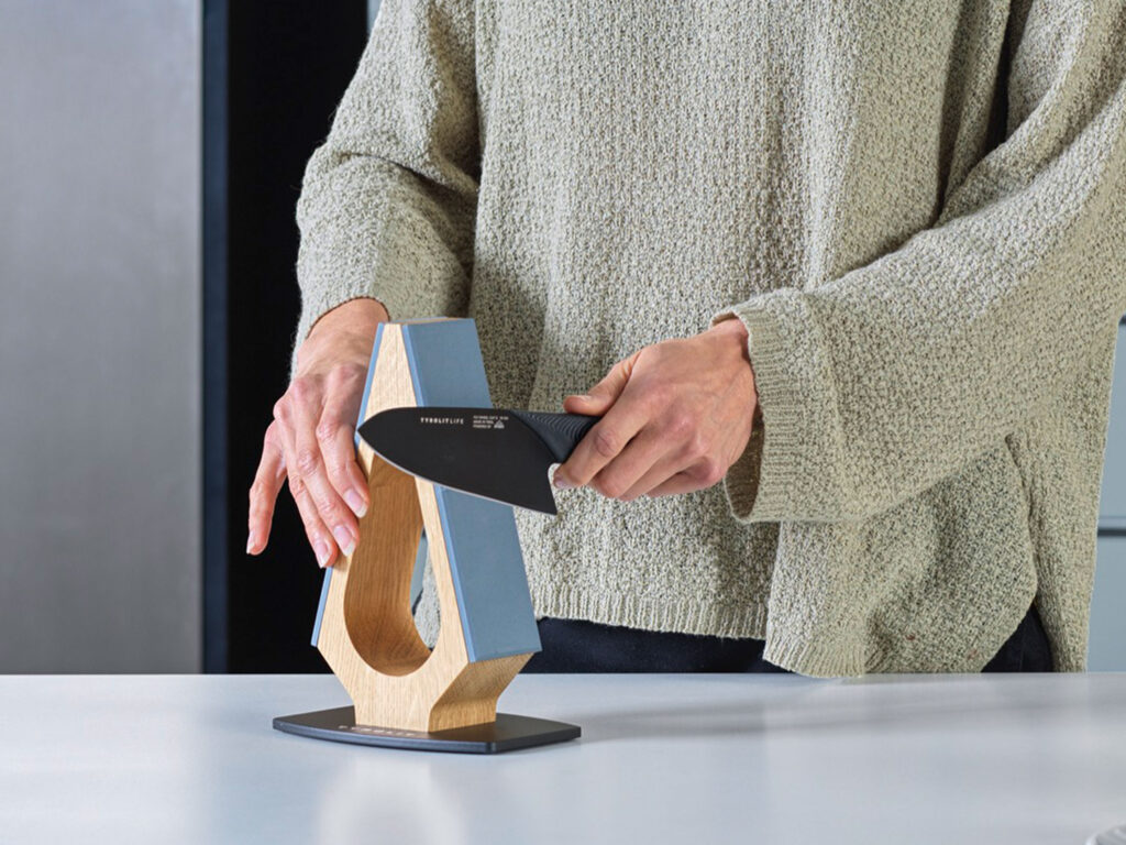 Using a Whetstone Correctly – Water vs. Oil